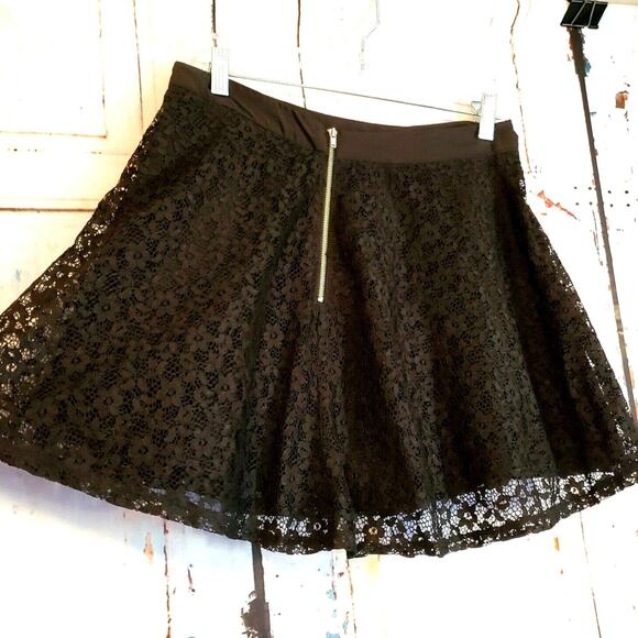 Forever 21 Black Lacy Skater Skirt Size M Zipper Back Short Lined Goth Chic - Picture 6 of 7